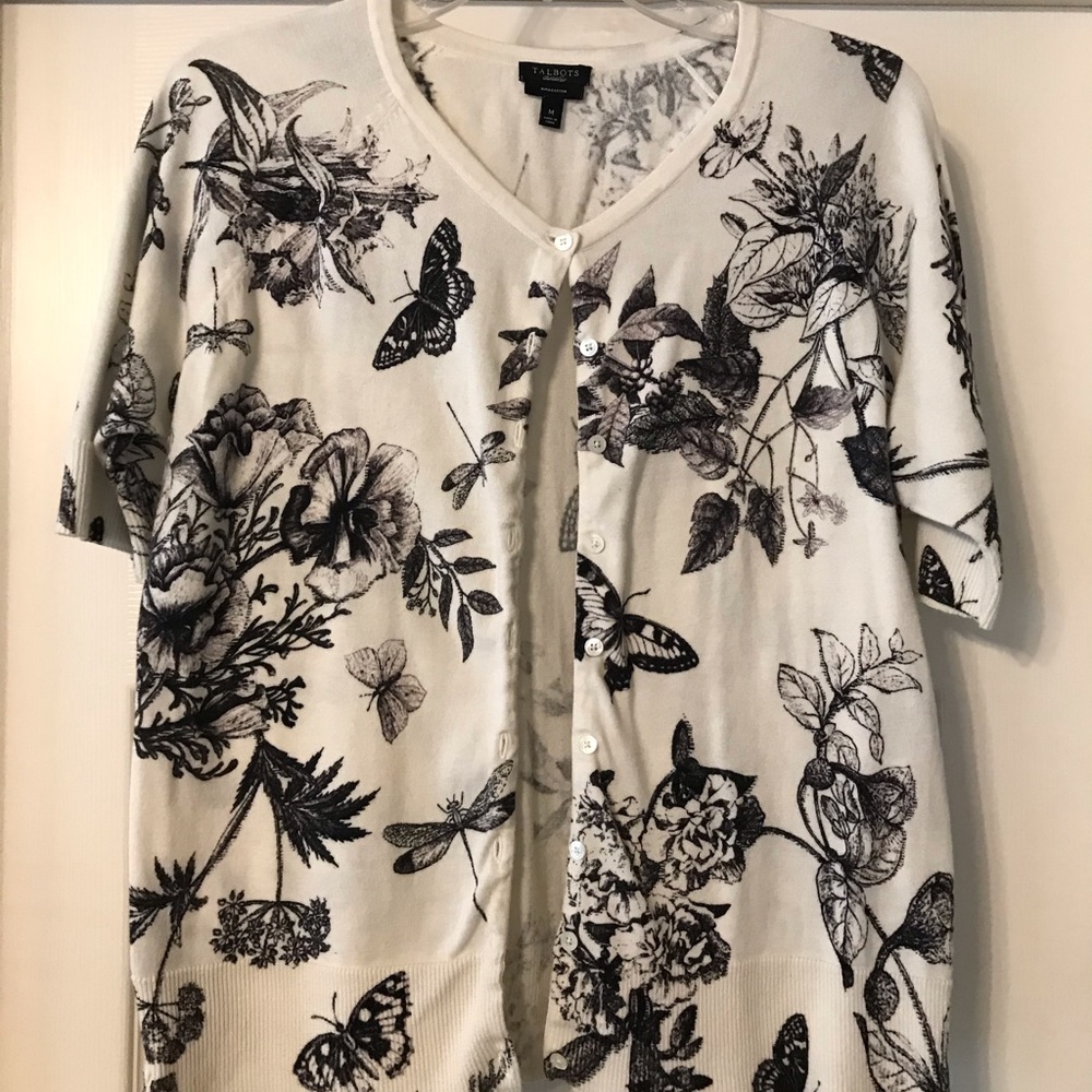 Black & cream SS sweater button from